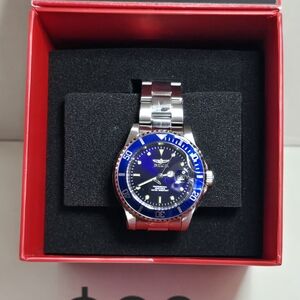 Invicta Men's Silver and Blue Watch